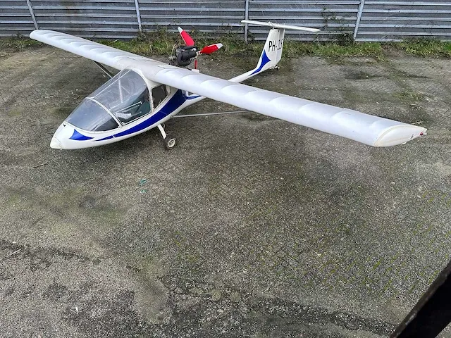Albatros ae 209 ultra light propellor vliegtuig met rotax 582 bombardier v.v maatwerk trailer - afbeelding 13 van  27