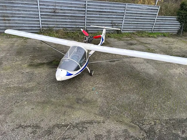 Albatros ae 209 ultra light propellor vliegtuig met rotax 582 bombardier v.v maatwerk trailer - afbeelding 16 van  27