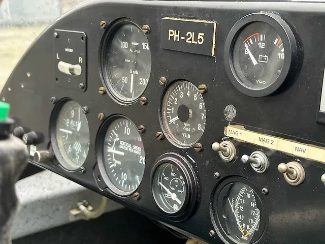 Albatros ae 209 ultra light propellor vliegtuig met rotax 582 bombardier v.v maatwerk trailer - afbeelding 25 van  27