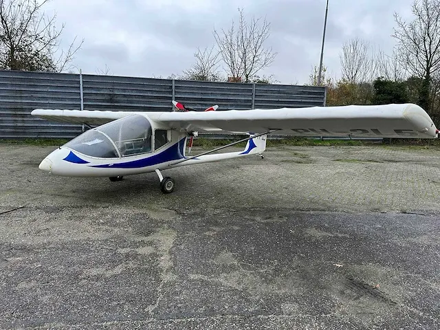 Albatros ae 209 ultra light propellor vliegtuig met rotax 582 bombardier v.v maatwerk trailer - afbeelding 27 van  27