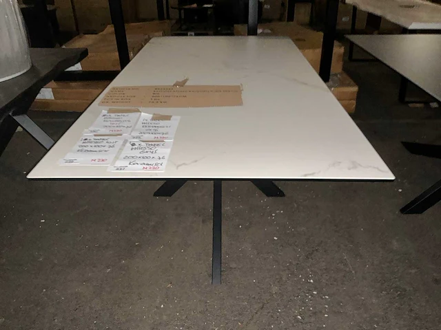 Alesso eetkamertafel 240cm - afbeelding 2 van  3