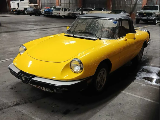 Alfa - spider - personenauto - afbeelding 1 van  9