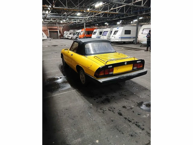 Alfa - spider - personenauto - afbeelding 3 van  9