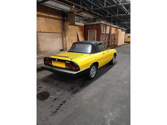 Alfa - spider - personenauto - afbeelding 4 van  9