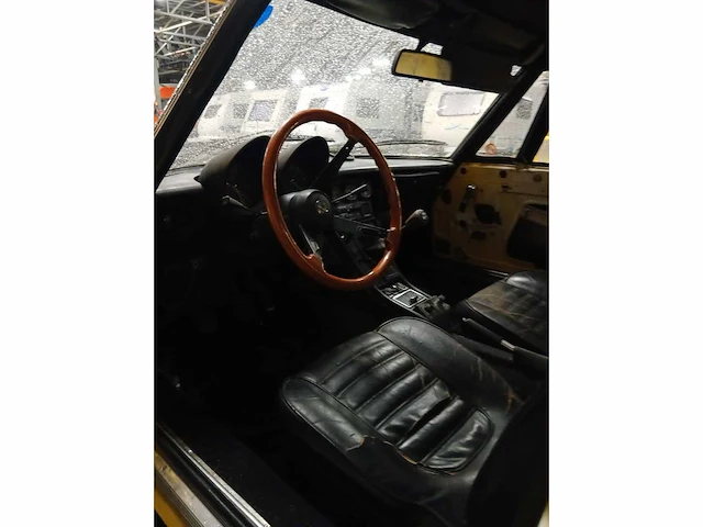Alfa - spider - personenauto - afbeelding 6 van  9