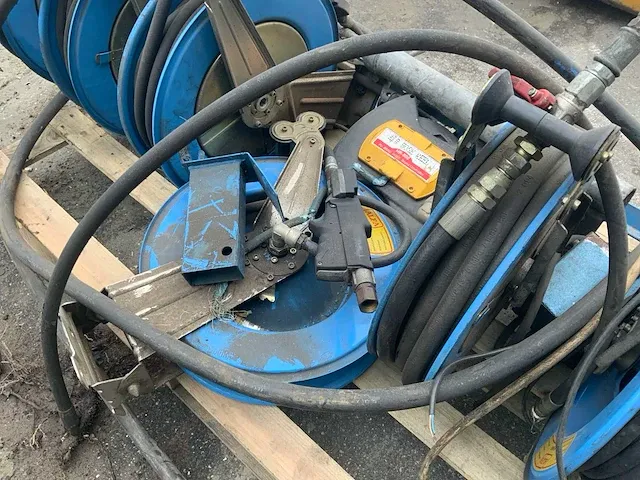Alfa 60 pneumatische olie haspels op 1 rails (8x) - afbeelding 10 van  12