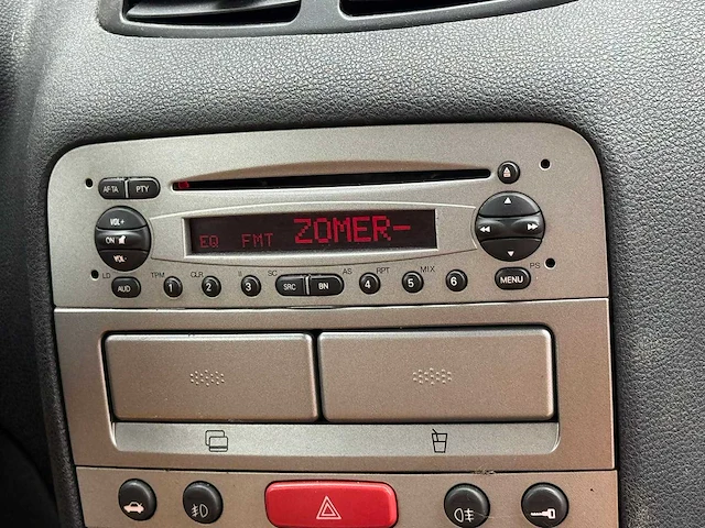 Alfa romeo - 2005 - 147 - 1.6 ts distinctive - 53-rb-fd - afbeelding 7 van  17