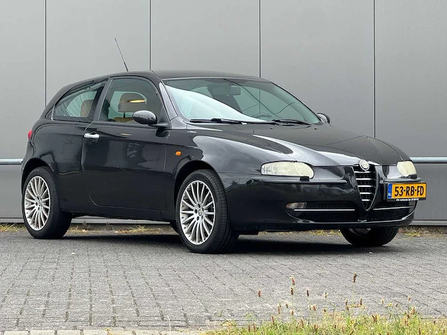 Alfa romeo - 2005 - 147 - 1.6 ts distinctive - 53-rb-fd - afbeelding 11 van  17