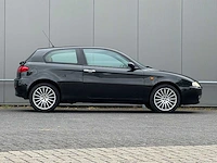 Alfa romeo - 2005 - 147 - 1.6 ts distinctive - 53-rb-fd - afbeelding 12 van  17