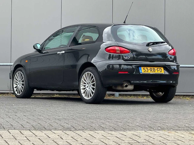 Alfa romeo - 2005 - 147 - 1.6 ts distinctive - 53-rb-fd - afbeelding 14 van  17