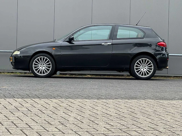 Alfa romeo - 2005 - 147 - 1.6 ts distinctive - 53-rb-fd - afbeelding 15 van  17