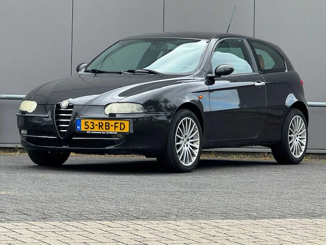 Alfa romeo - 2005 - 147 - 1.6 ts distinctive - 53-rb-fd - afbeelding 1 van  17