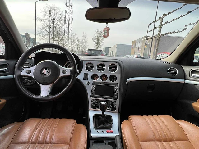 Alfa romeo - 2006 - 159 - 2.2 jts distinctive - 74-tk-br - afbeelding 11 van  15