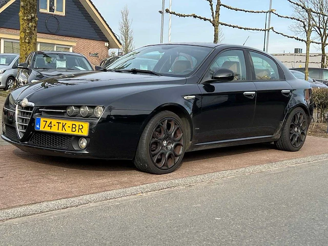Alfa romeo - 2006 - 159 - 2.2 jts distinctive - 74-tk-br - afbeelding 1 van  15