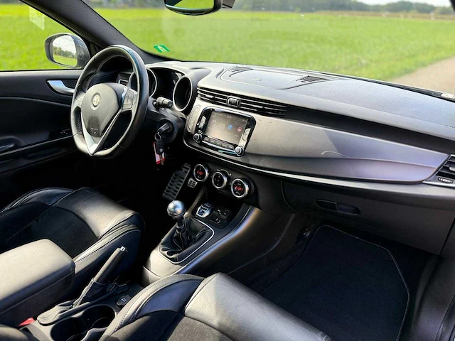 Alfa romeo - 2015 - giulietta - 2.0 jtdm exclusive - 7-zps-55 - afbeelding 14 van  14