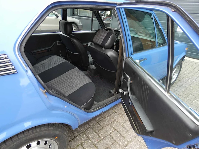 Alfa romeo - alfetta - classic cars >15 - afbeelding 8 van  36