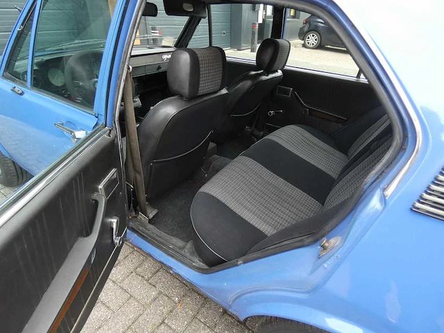 Alfa romeo - alfetta - classic cars >15 - afbeelding 11 van  36