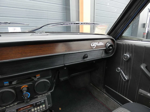 Alfa romeo - alfetta - classic cars >15 - afbeelding 16 van  36