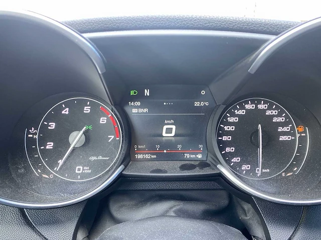 Alfa romeo - giulia - 2.0t super 2018 | l-638-zg - afbeelding 7 van  35