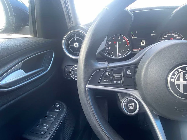 Alfa romeo - giulia - 2.0t super 2018 | l-638-zg - afbeelding 11 van  35