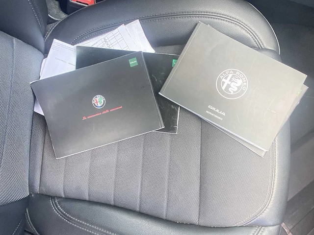 Alfa romeo - giulia - 2.0t super 2018 | l-638-zg - afbeelding 28 van  35