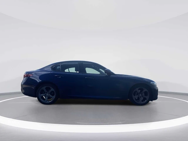 Alfa romeo - giulia - 2.0t super 2018 | l-638-zg - afbeelding 33 van  35