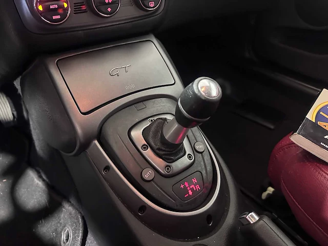 Alfa romeo - gt coupe - 2.0 jts dist. automaat - 94-xs-fd - afbeelding 6 van  19