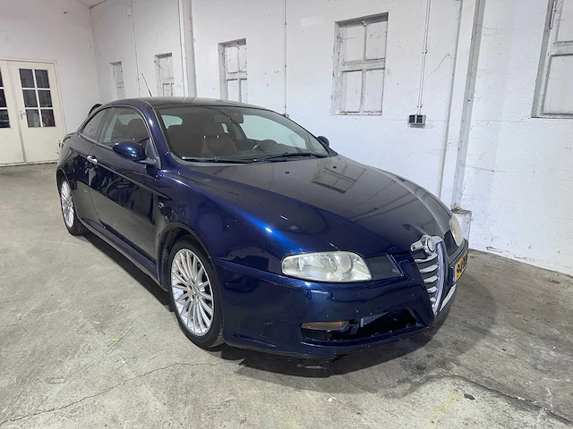 Alfa romeo - gt coupe - 2.0 jts dist. automaat - 94-xs-fd - afbeelding 17 van  19