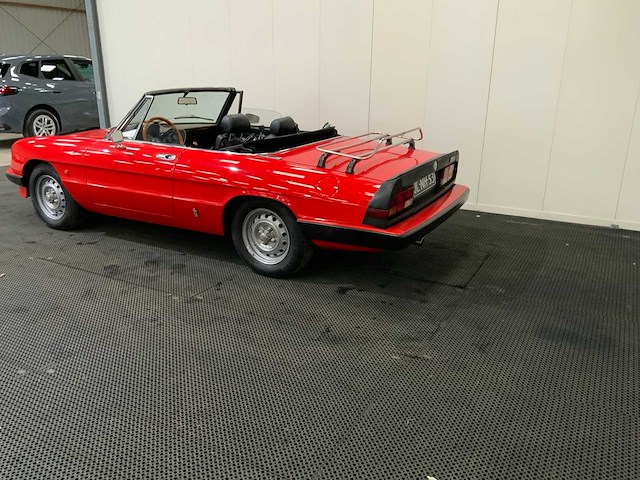 Alfa romeo - spider 1.6 - oldtimer - 1984 - afbeelding 2 van  37