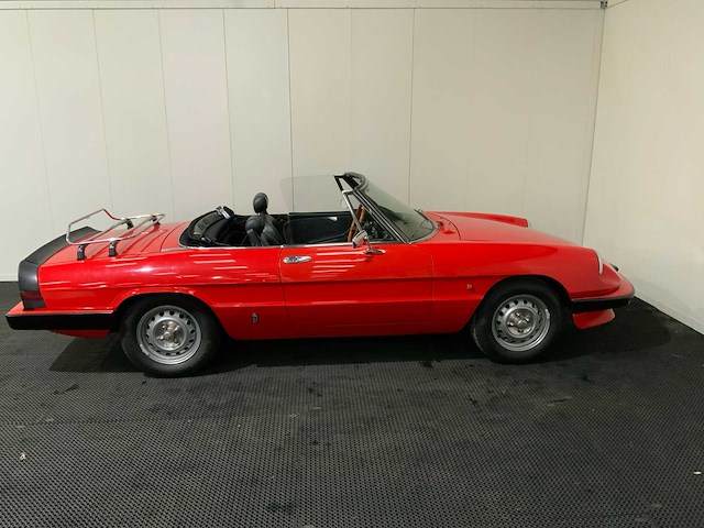 Alfa romeo - spider 1.6 - oldtimer - 1984 - afbeelding 6 van  37