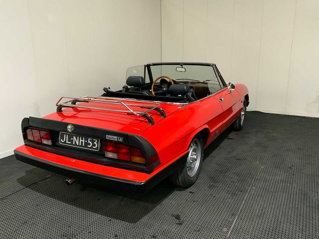 Alfa romeo - spider 1.6 - oldtimer - 1984 - afbeelding 8 van  37