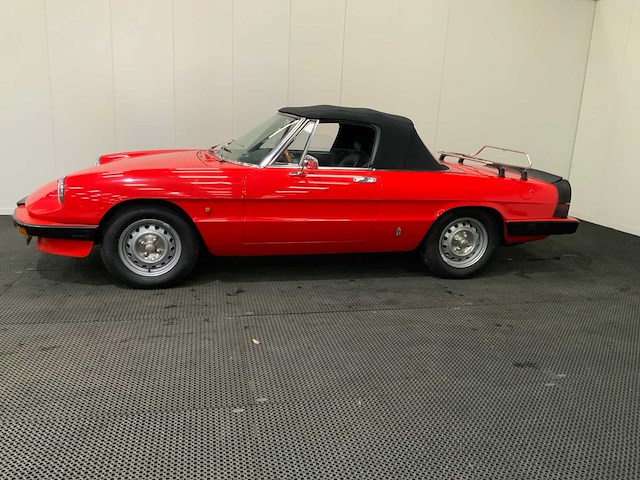 Alfa romeo - spider 1.6 - oldtimer - 1984 - afbeelding 35 van  37