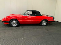 Alfa romeo - spider 1.6 - oldtimer - 1984 - afbeelding 35 van  37