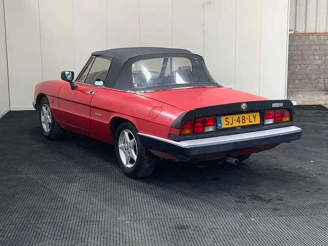 Alfa romeo - spider 2.0 - 1987 - afbeelding 12 van  18