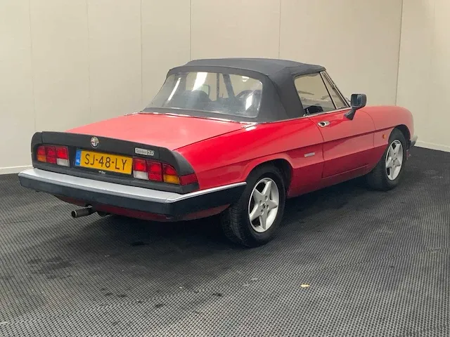Alfa romeo - spider 2.0 - 1987 - afbeelding 13 van  18