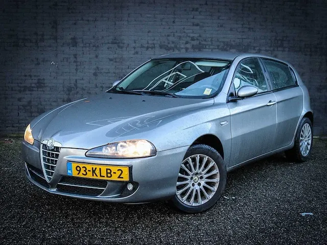 Alfa romeo 147 - 2.0 t.spark business pro selespeed 93-klb-2 - afbeelding 1 van  21