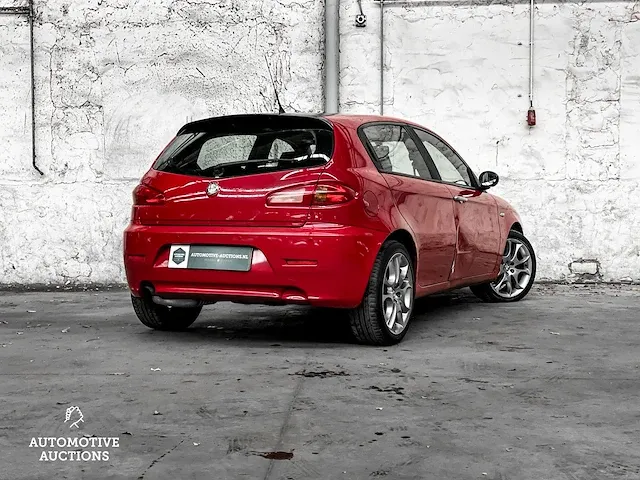 Alfa romeo 147 1.6 ts blackline ii 105pk 2007 -orig. nl- 60-xr-zn - afbeelding 4 van  45