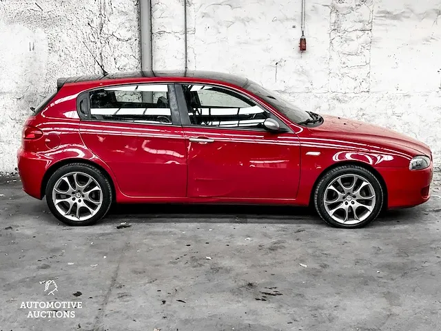 Alfa romeo 147 1.6 ts blackline ii 105pk 2007 -orig. nl- 60-xr-zn - afbeelding 2 van  45