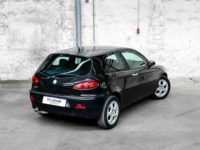 Alfa romeo 147 1.6 ts impression 105pk 2004, 09-ph-kf - afbeelding 2 van  35
