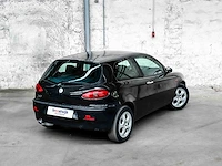 Alfa romeo 147 1.6 ts impression 105pk 2004, 09-ph-kf - afbeelding 2 van  35