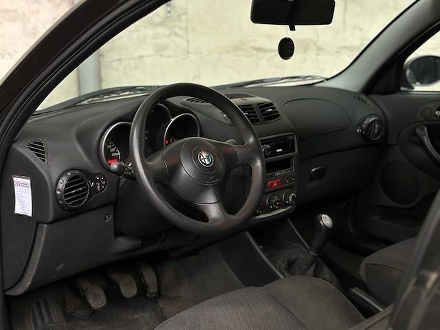 Alfa romeo 147 1.6 ts impression 105pk 2004, 09-ph-kf - afbeelding 9 van  35