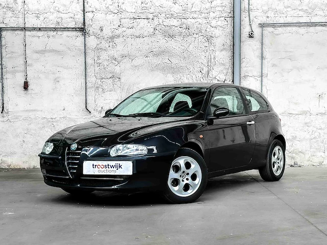 Alfa romeo 147 1.6 ts impression 105pk 2004, 09-ph-kf - afbeelding 1 van  35