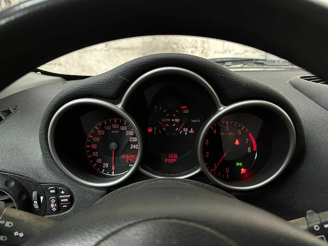 Alfa romeo 147 1.6 ts impression 105pk 2004, 09-ph-kf - afbeelding 15 van  35