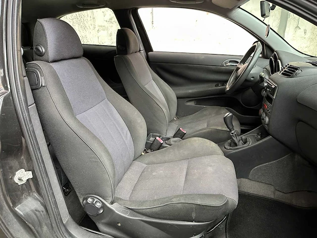 Alfa romeo 147 1.6 ts impression 105pk 2004, 09-ph-kf - afbeelding 25 van  35