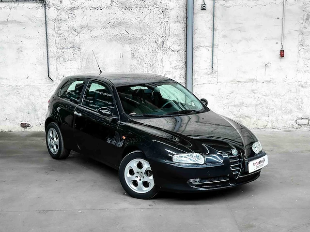Alfa romeo 147 1.6 ts impression 105pk 2004, 09-ph-kf - afbeelding 32 van  35
