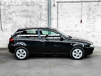 Alfa romeo 147 1.6 ts impression 105pk 2004, 09-ph-kf - afbeelding 34 van  35