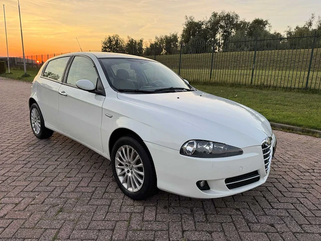 Alfa romeo 147 1.6 ts veloce dist , 89-kbj-9 - afbeelding 8 van  15