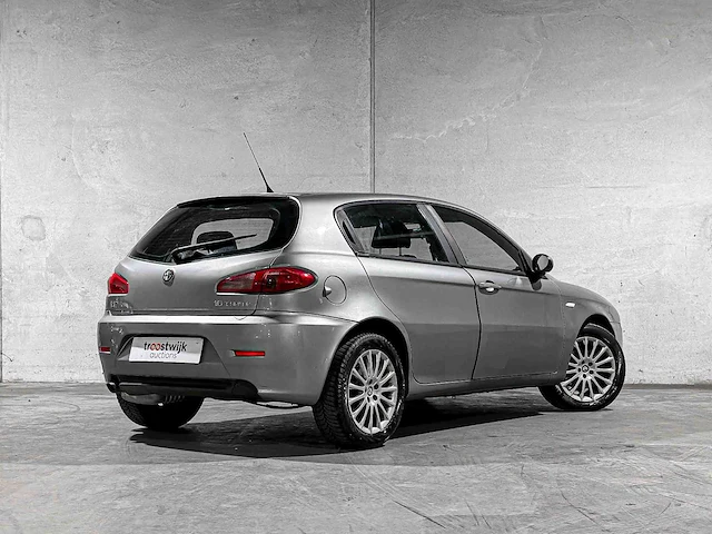 Alfa romeo 147 1.6 t.spark business 105pk 2007, 73-xd-zv - afbeelding 2 van  35