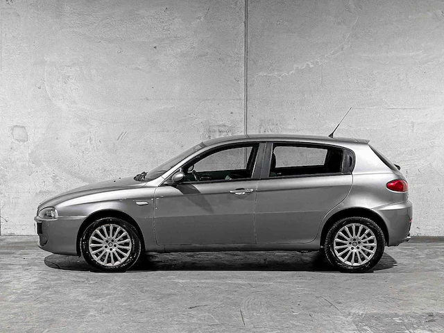 Alfa romeo 147 1.6 t.spark business 105pk 2007, 73-xd-zv - afbeelding 9 van  35