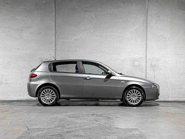Alfa romeo 147 1.6 t.spark business 105pk 2007, 73-xd-zv - afbeelding 34 van  35